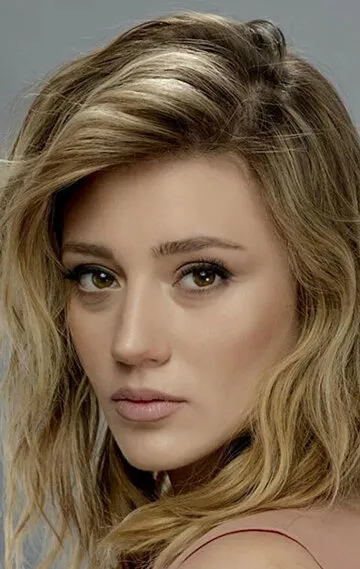 Фотография актёра Гизем Караджа