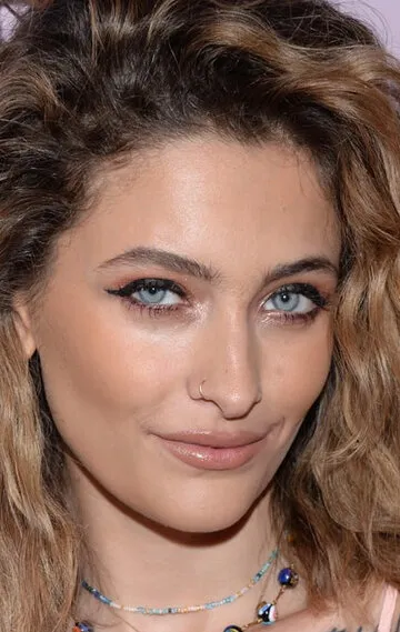 Фотография актёра Пэрис Джексон