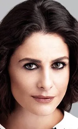 Фотография актёра Эбру Озкан