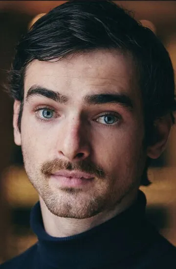 Фотография актёра Аарон Хилмер