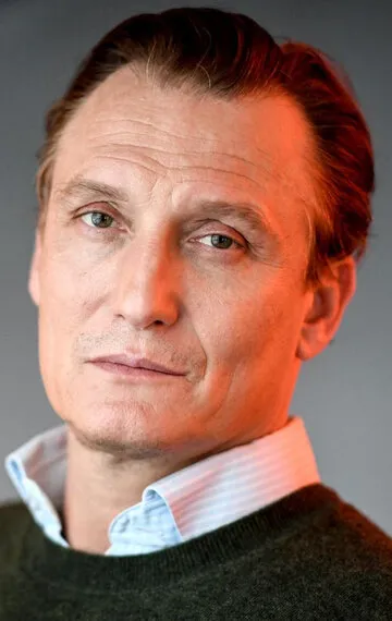 Фотография актёра Оливер Мазуччи