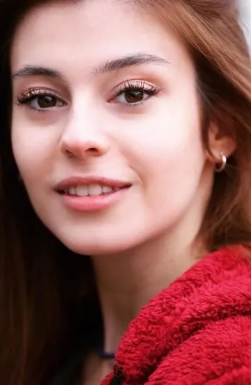 Фотография актёра Элиф Доган