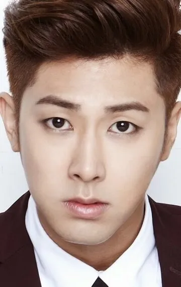 Фотография актёра Чон Юн-хо