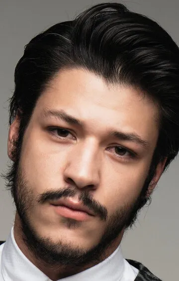 Фотография актёра Кубилай Ака