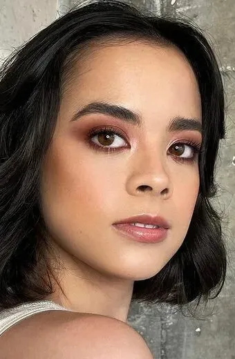 Фотография актёра Джулия Ревальд