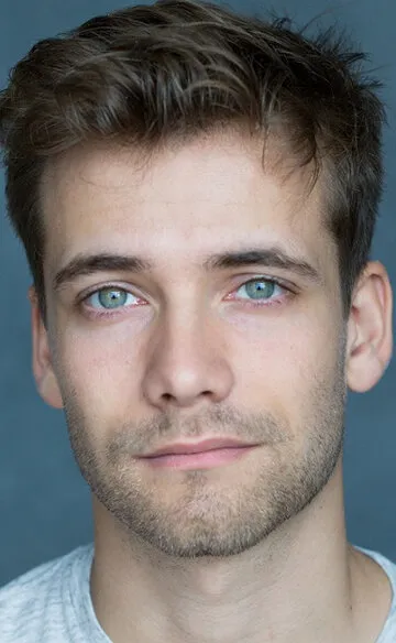 Фотография актёра Оливер Денч