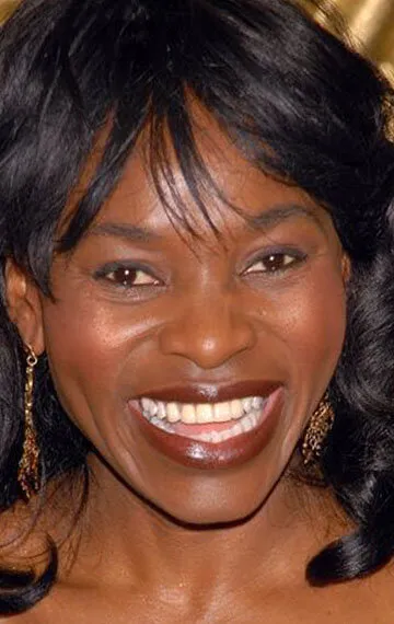 Фотография актёра Рэки Айола