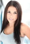 Фотография актёра Сиенна Бон